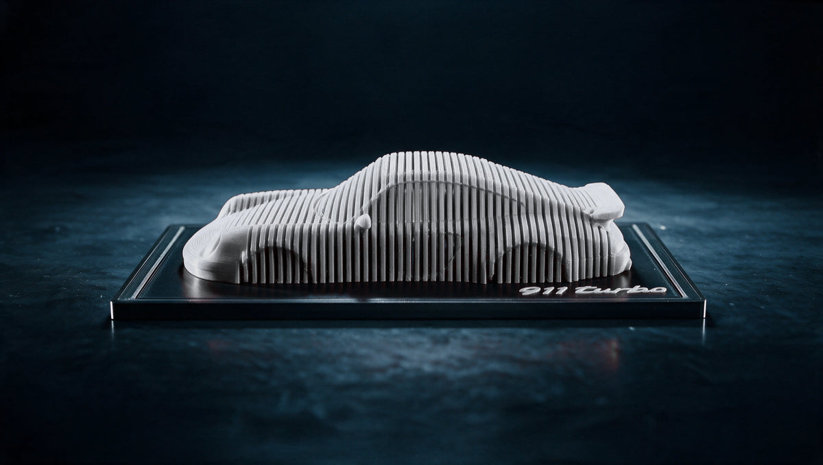 911 Turbo 992 — Layered Display