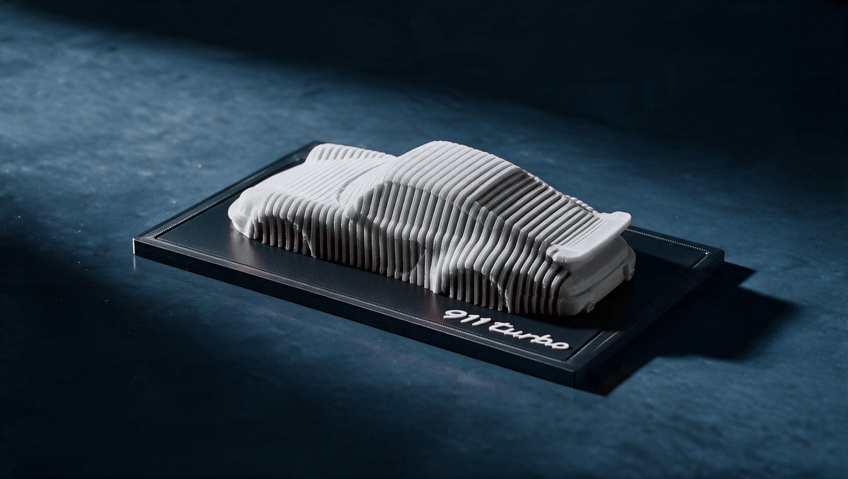911 Turbo 992 — Layered Display